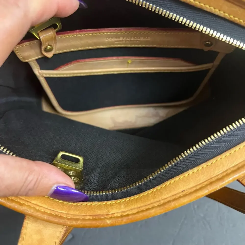 Vintage Dooney & Bourke Bag Vintage Cabrio Perforated Leather Black Tan Tote M - Picture 5 of 16